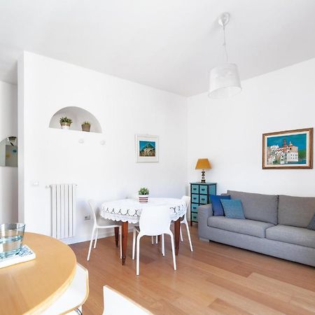 Casa Flo Con Terrazza E Ascensore ساليرنو المظهر الخارجي الصورة