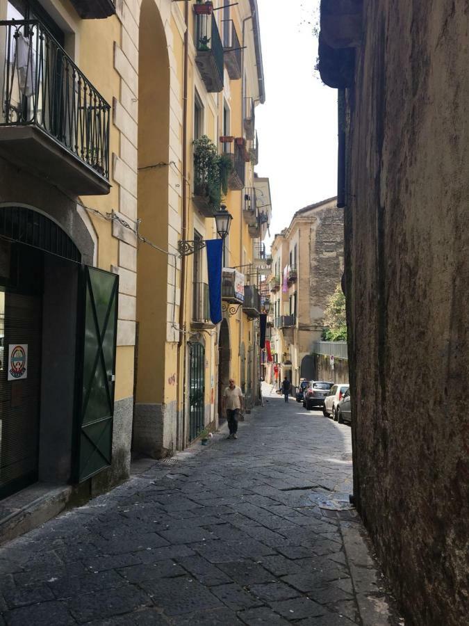 Casa Flo Con Terrazza E Ascensore ساليرنو المظهر الخارجي الصورة